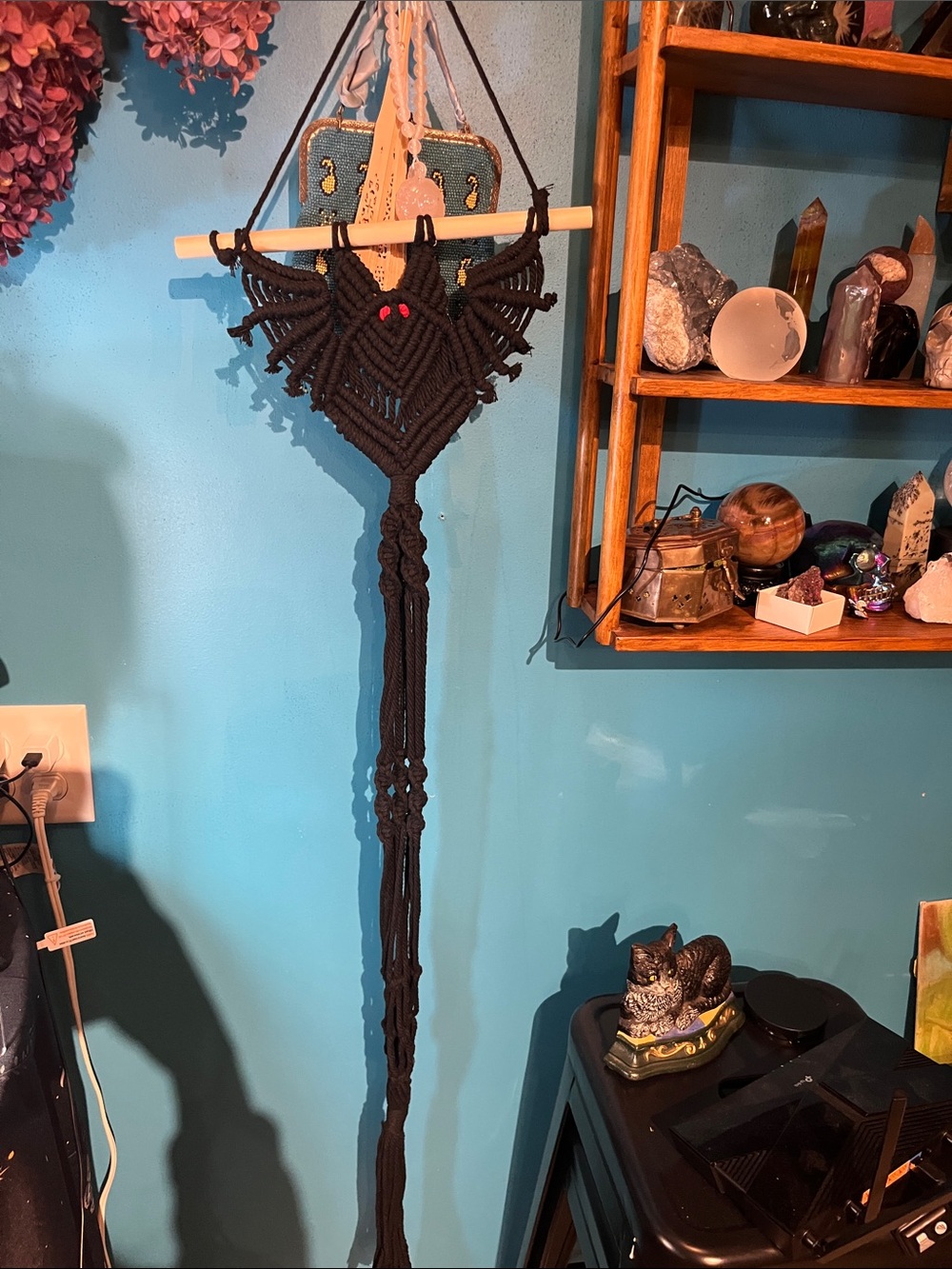 bat plant holder
